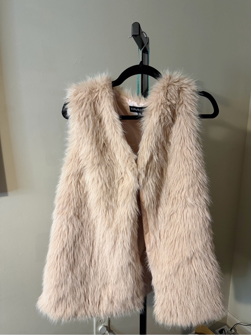 Faux Fur Vest - Cream Plush Sleeveless Coat
